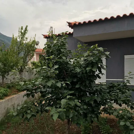 Village House Edona Vakantiehuis