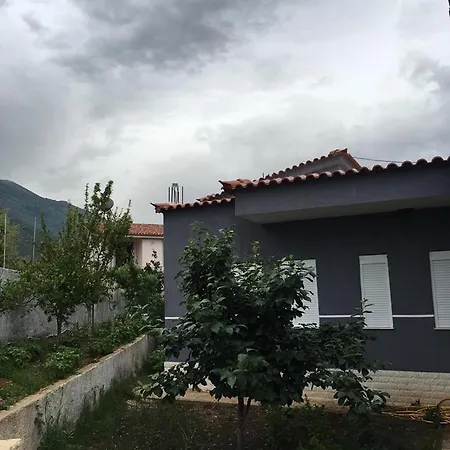 Vakantiehuis Village House Edona *
