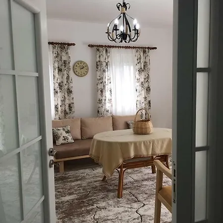 Village House Edona Tragjas